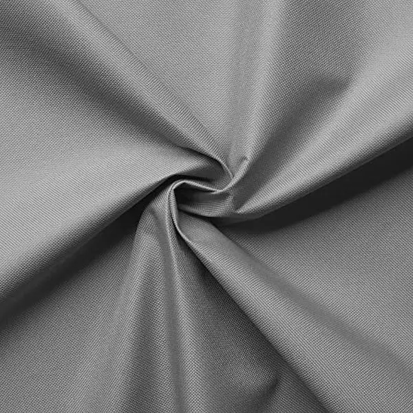 Vải canvas PVC được dùng làm chất liệu cho áo mưa.