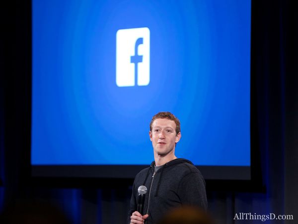 Facebook là thành quả không ngừng nghỉ của Zuckerberg.