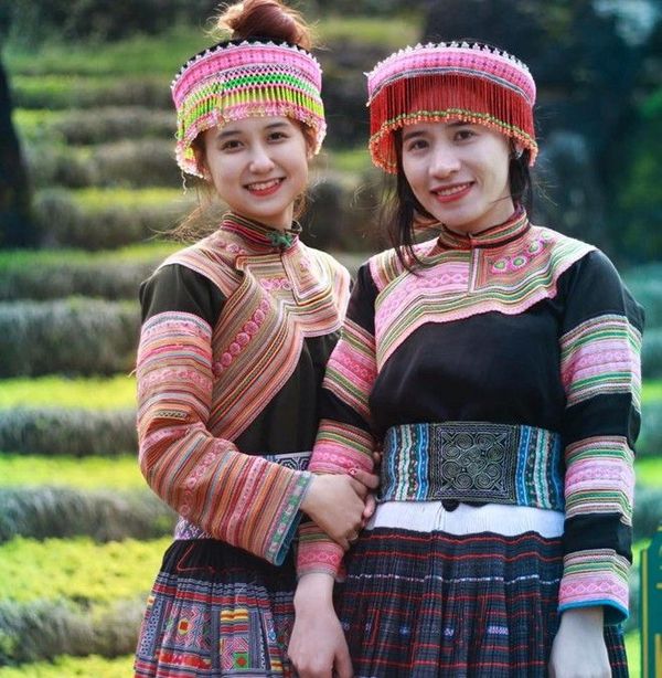 Trang phục dân tộc Mông.