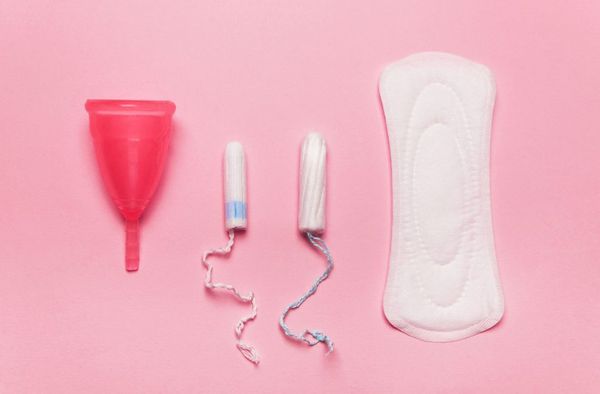 Sự khác nhau của tampon, cốc nguyệt san và băng vệ sinh là gì?
