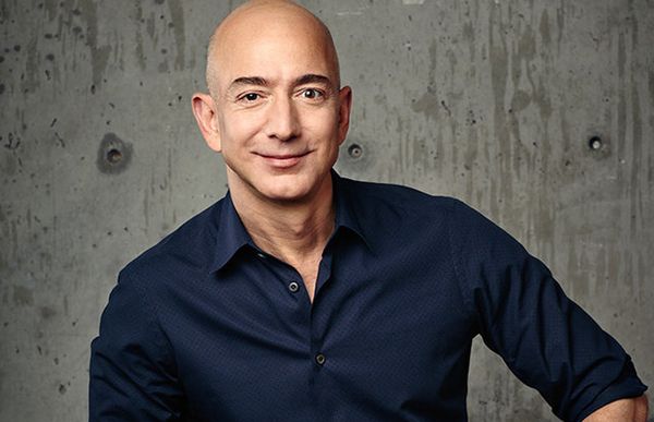 Jeffrey Preston Bezos - Founder, CEO của Amazon.